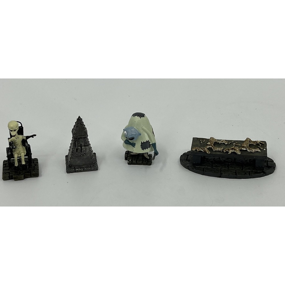 Nightmare Before‎ Christmas Hawthorne Village Figurine Set Dr Finklestein's Lab